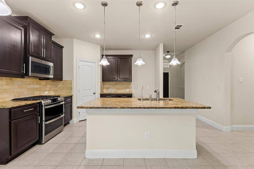 7822 Cottonwood Drive, Greenville, TX 75402