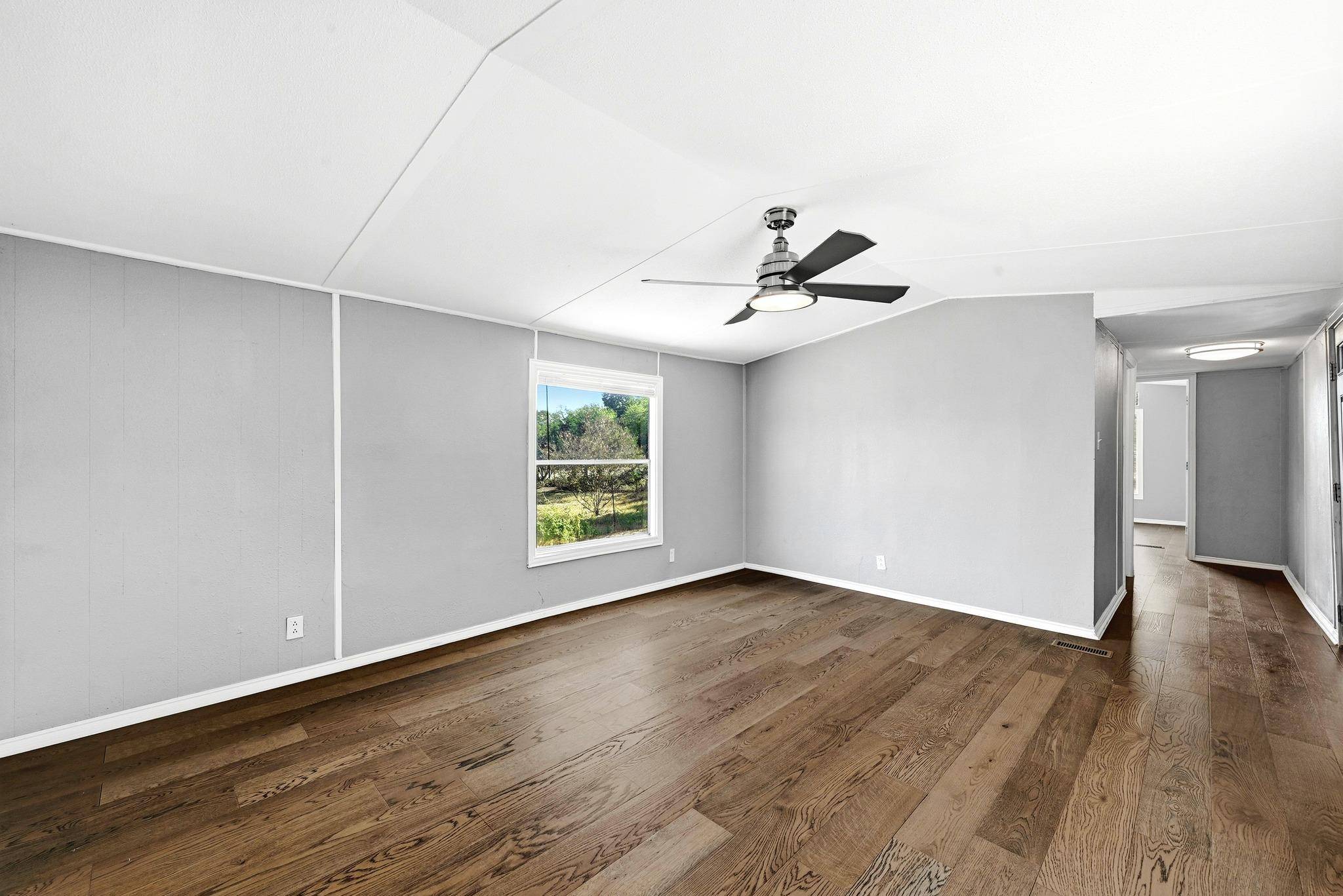 212 Greenfield RD, Kyle, TX 78640