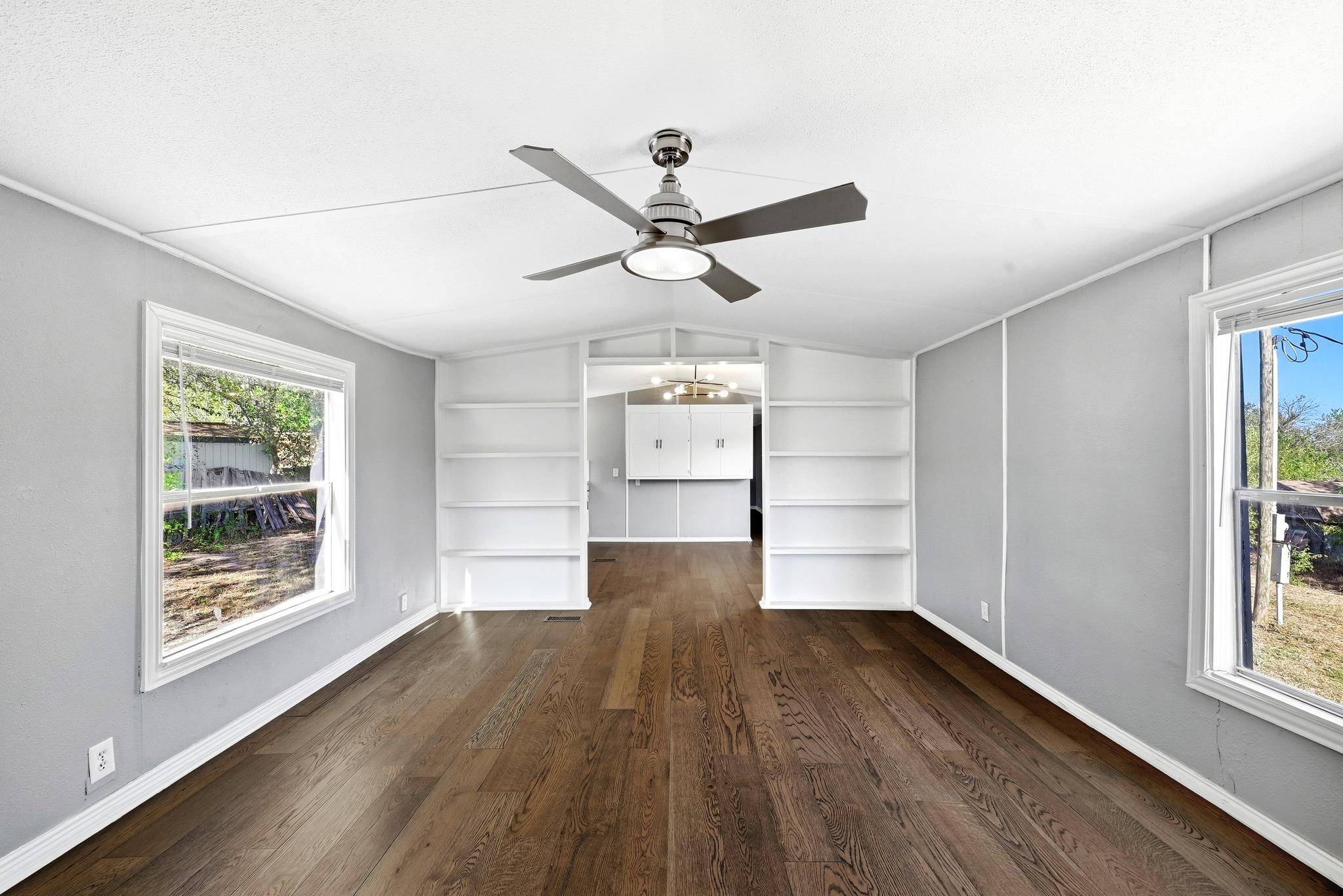 212 Greenfield RD, Kyle, TX 78640