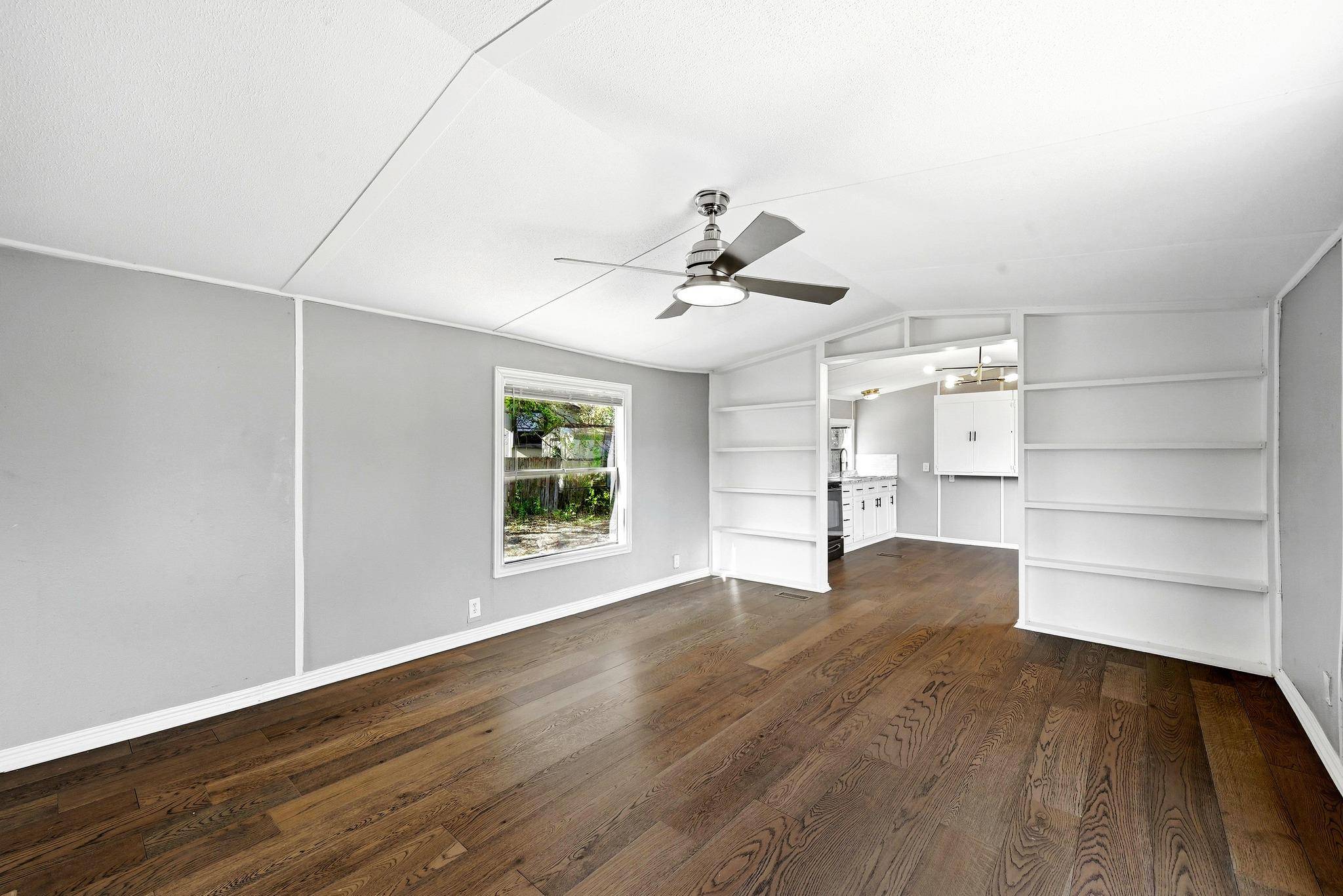 212 Greenfield RD, Kyle, TX 78640