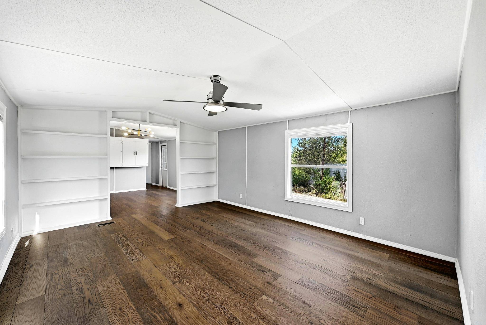 212 Greenfield RD, Kyle, TX 78640