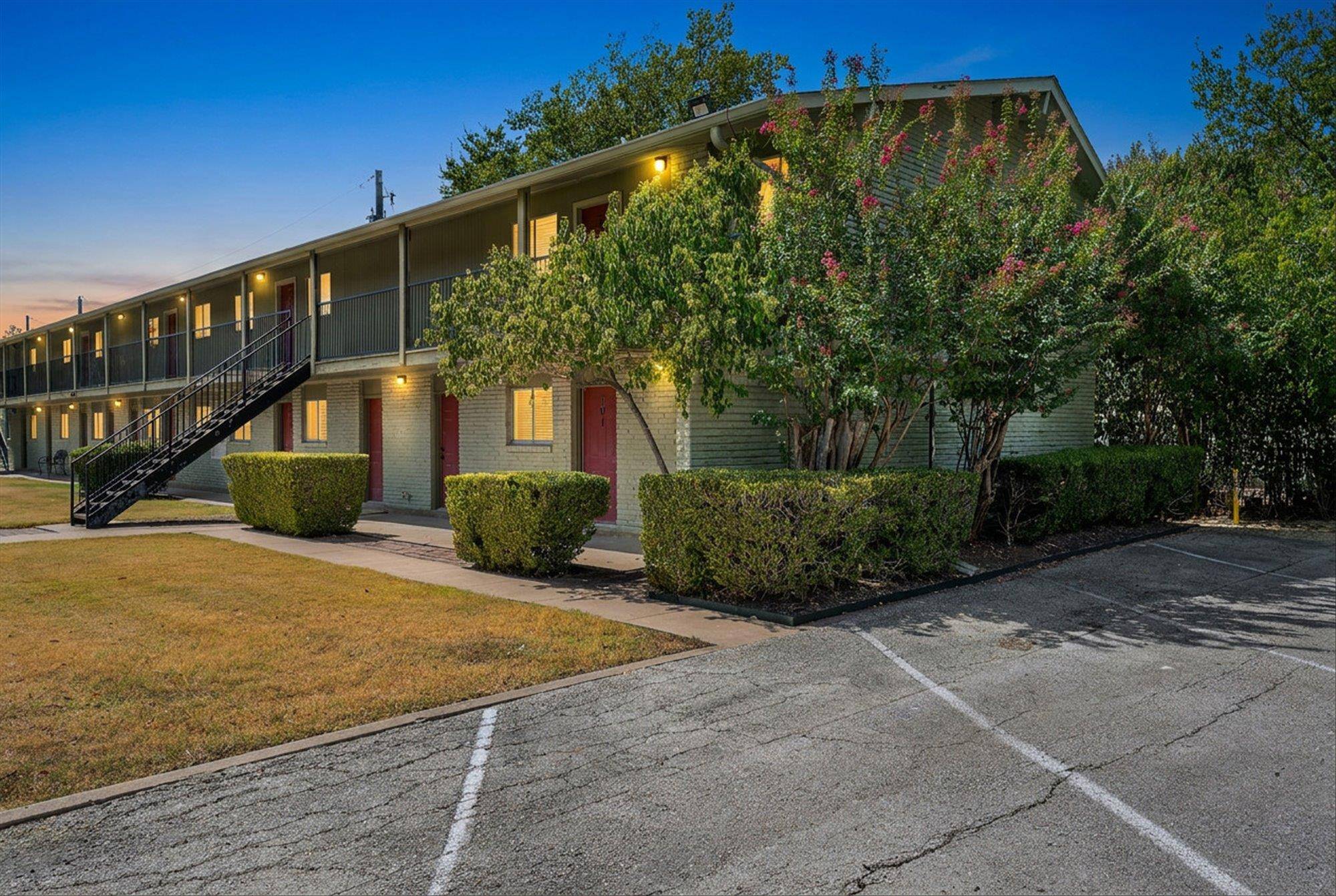 806 E 13th ST #102, Georgetown, TX 78626