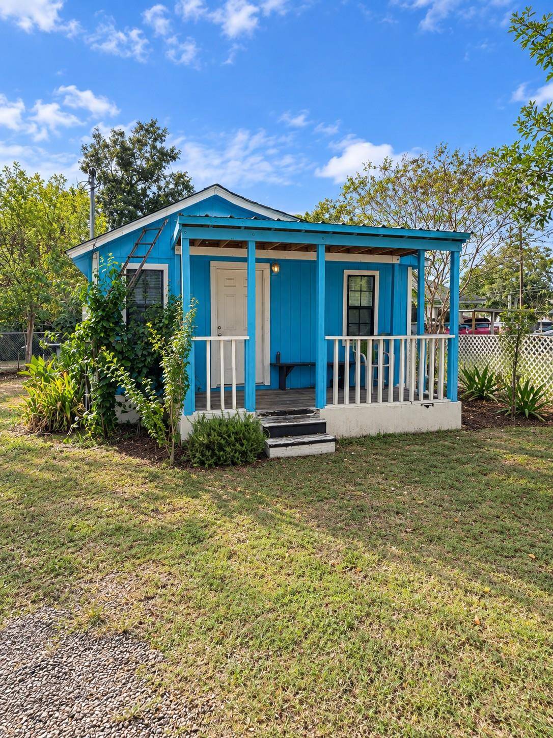 1108 NE Water ST, Victoria, TX 77901
