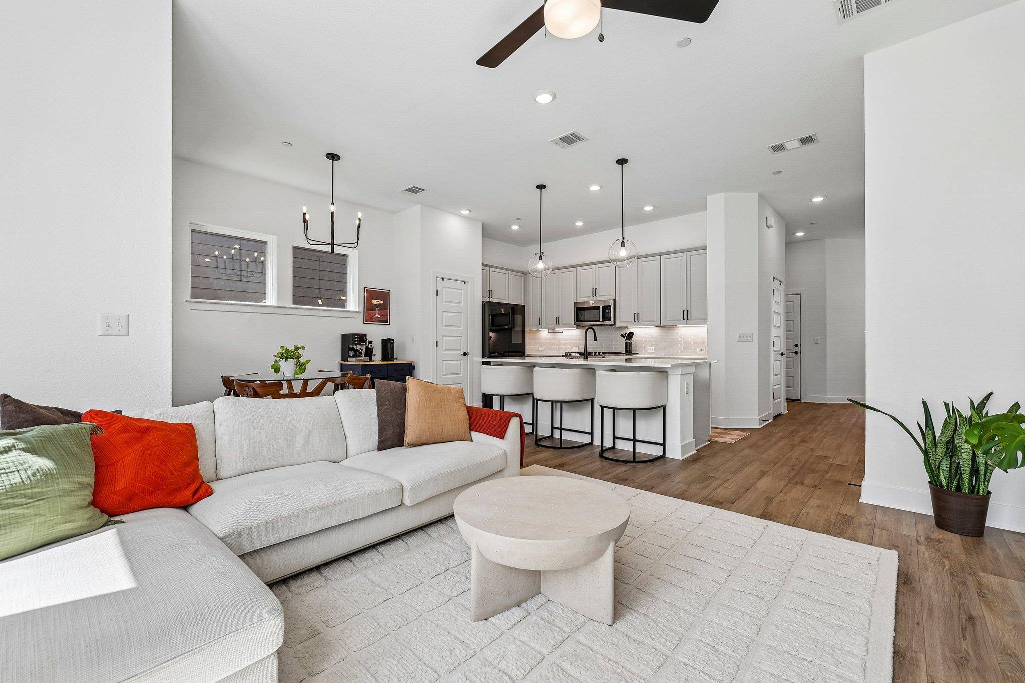 615 Bernese PASS, Austin, TX 78745