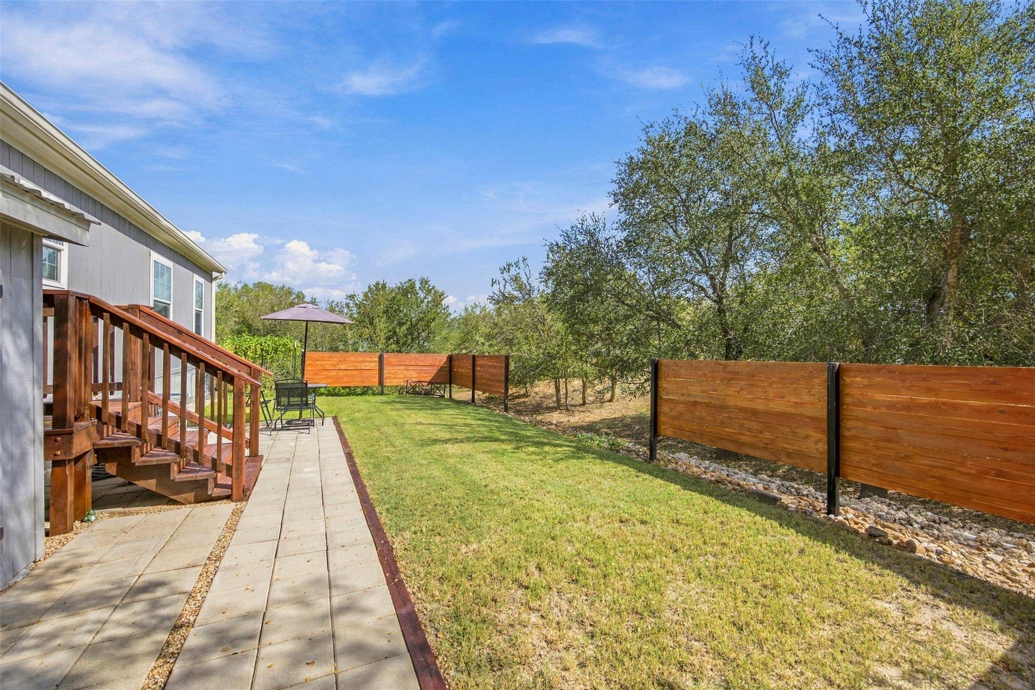 119 Fox LN, Lockhart, TX 78644