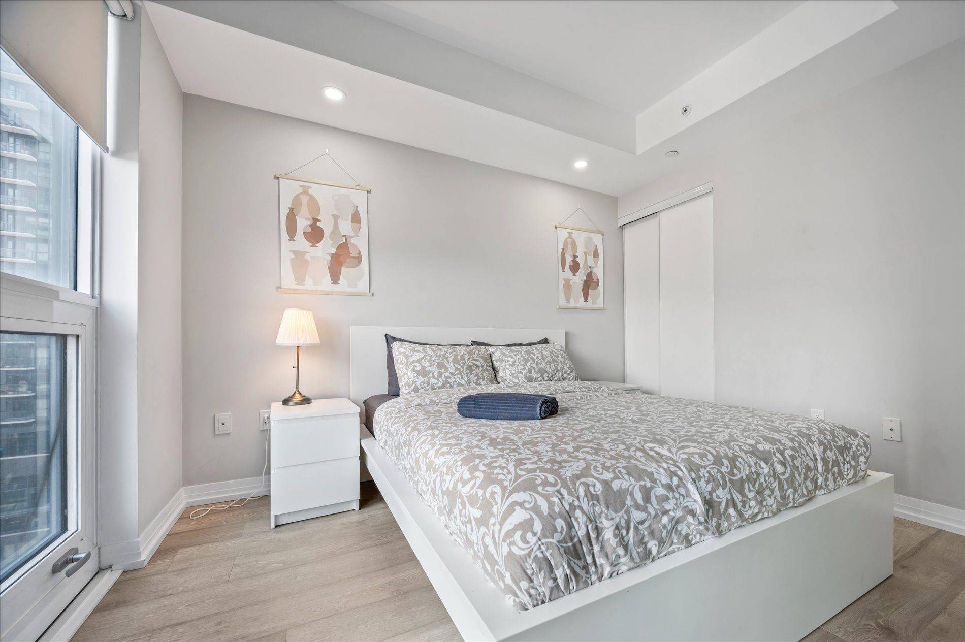 251 Jarvis ST #1120, Toronto C08, ON M5B 0C3