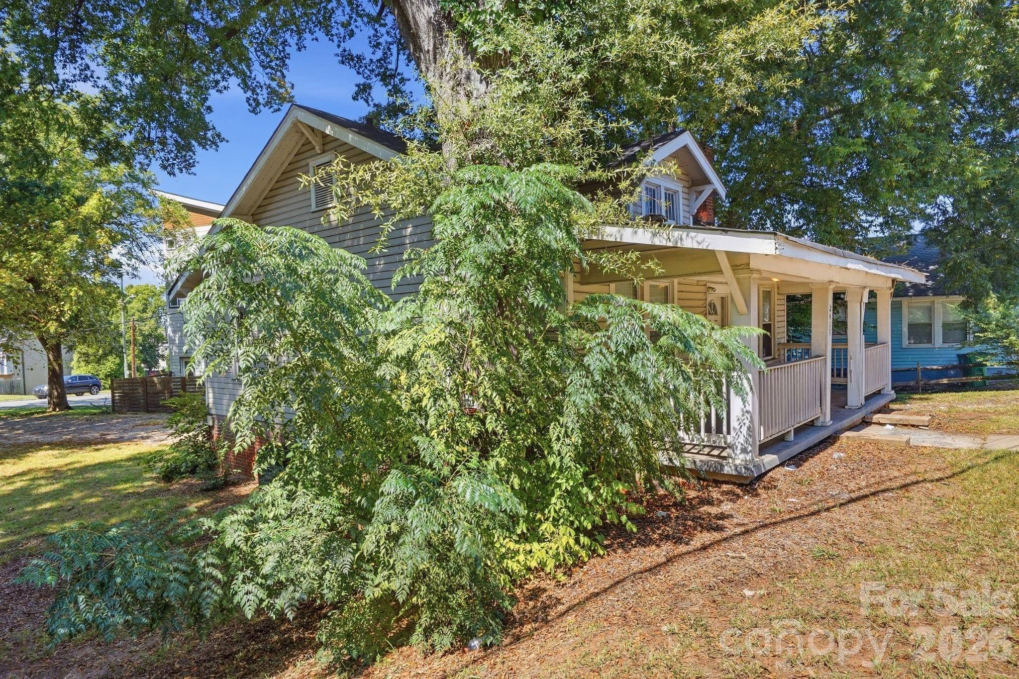 2417 The PLZ, Charlotte, NC 28205