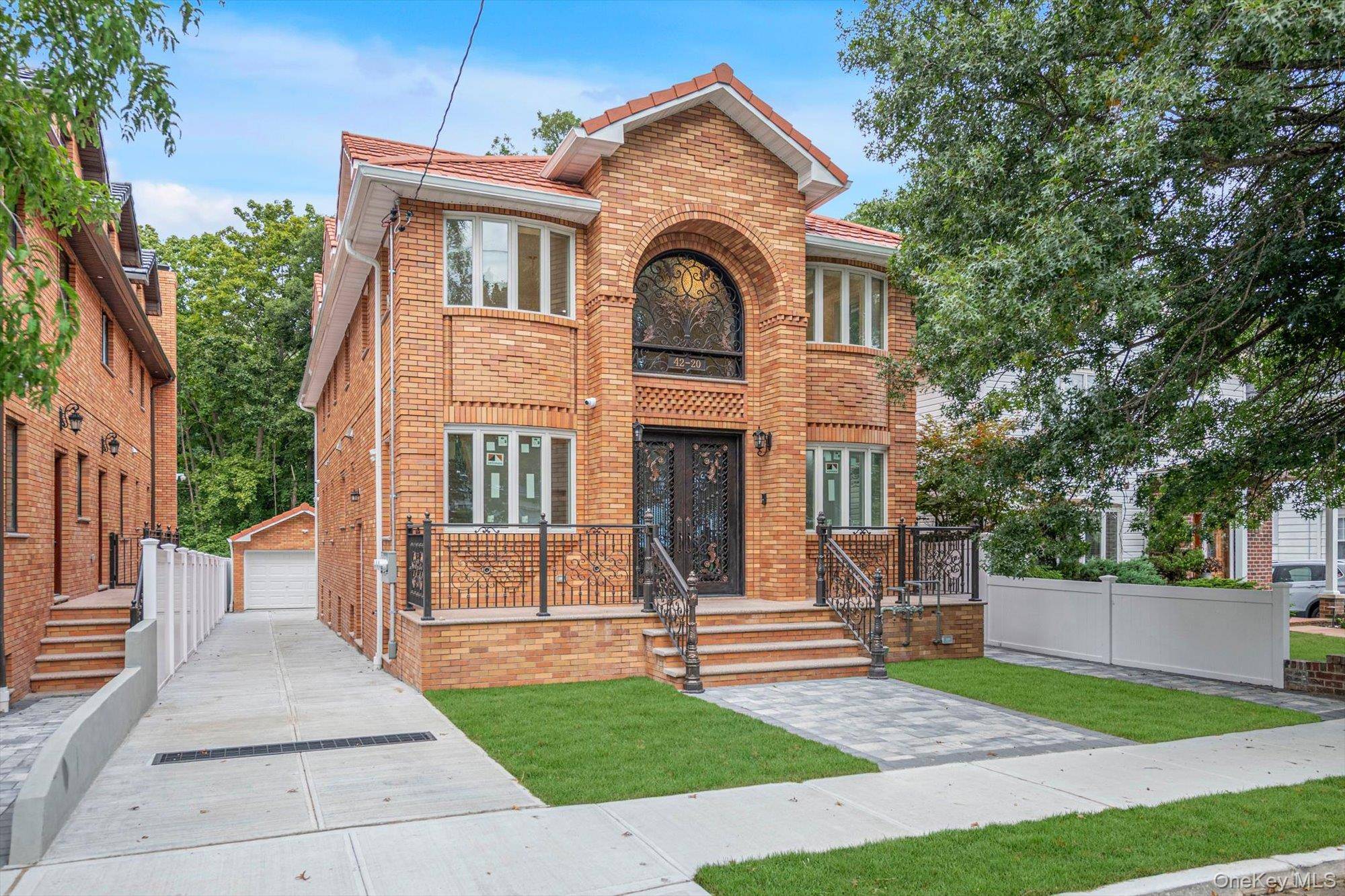 42-20 247th ST, Little Neck, NY 11363
