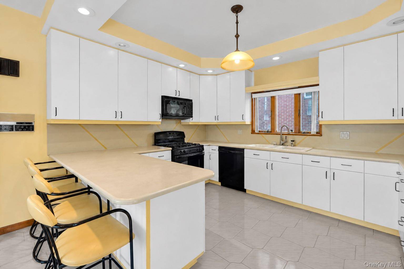 4304 149th ST, Flushing, NY 11355