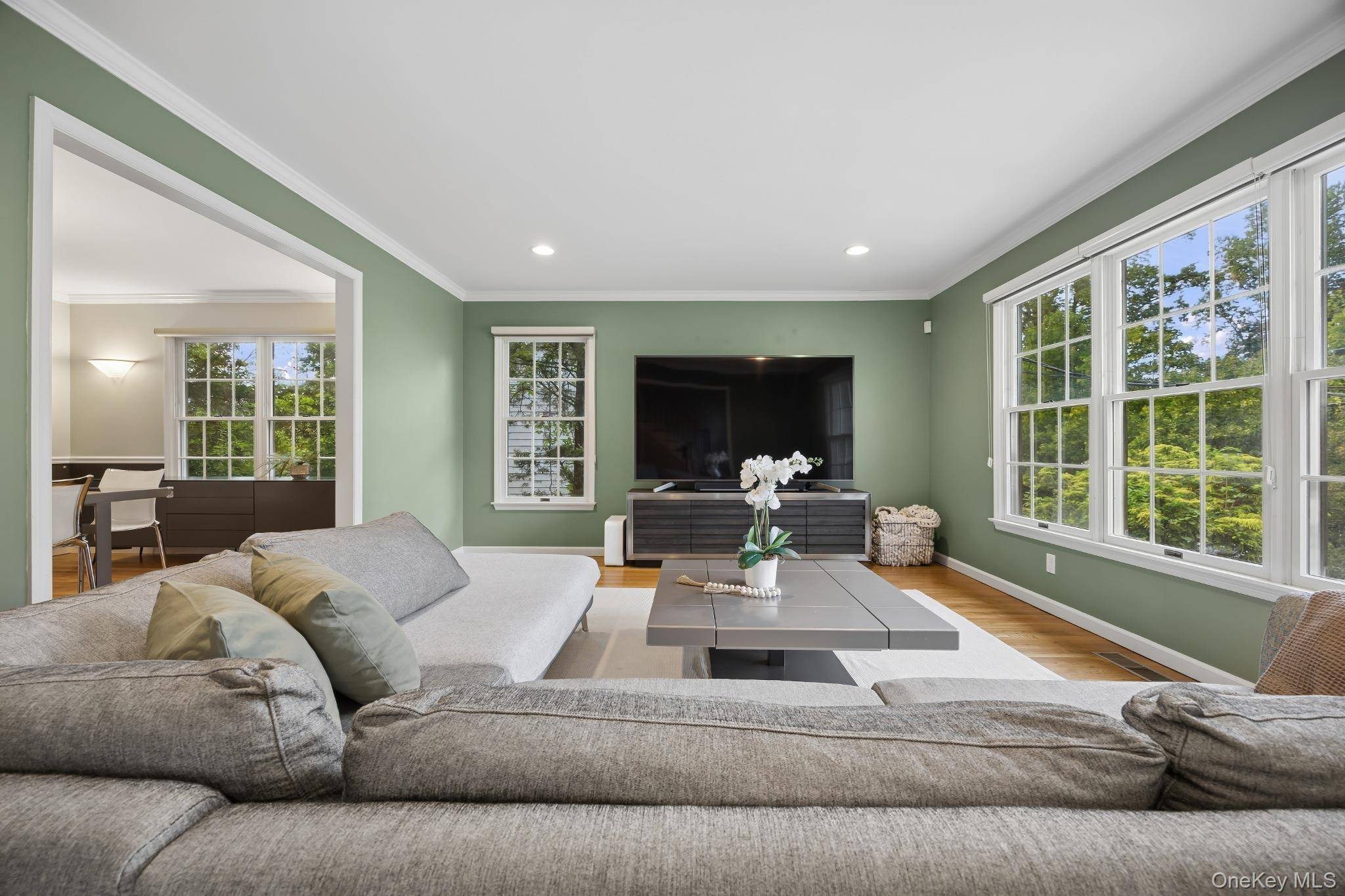 92 Brown RD, Scarsdale, NY 10583