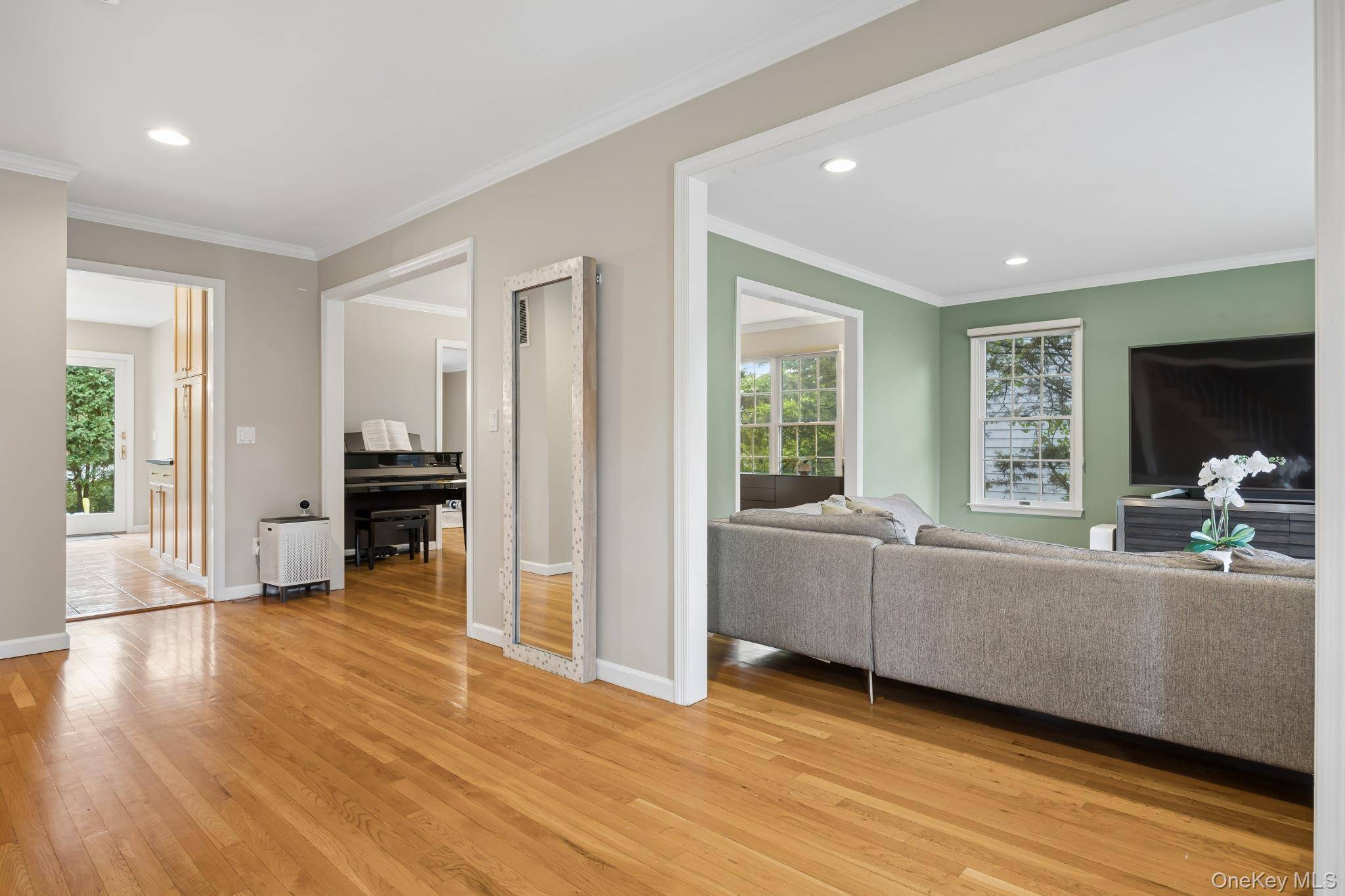 92 Brown RD, Scarsdale, NY 10583