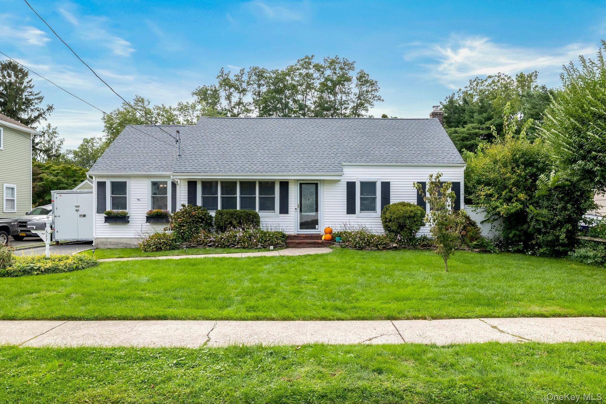 627 6th ST, East Northport, NY 11731