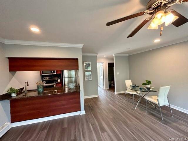 184 Hallock RD #3F2, Lake Grove, NY 11755