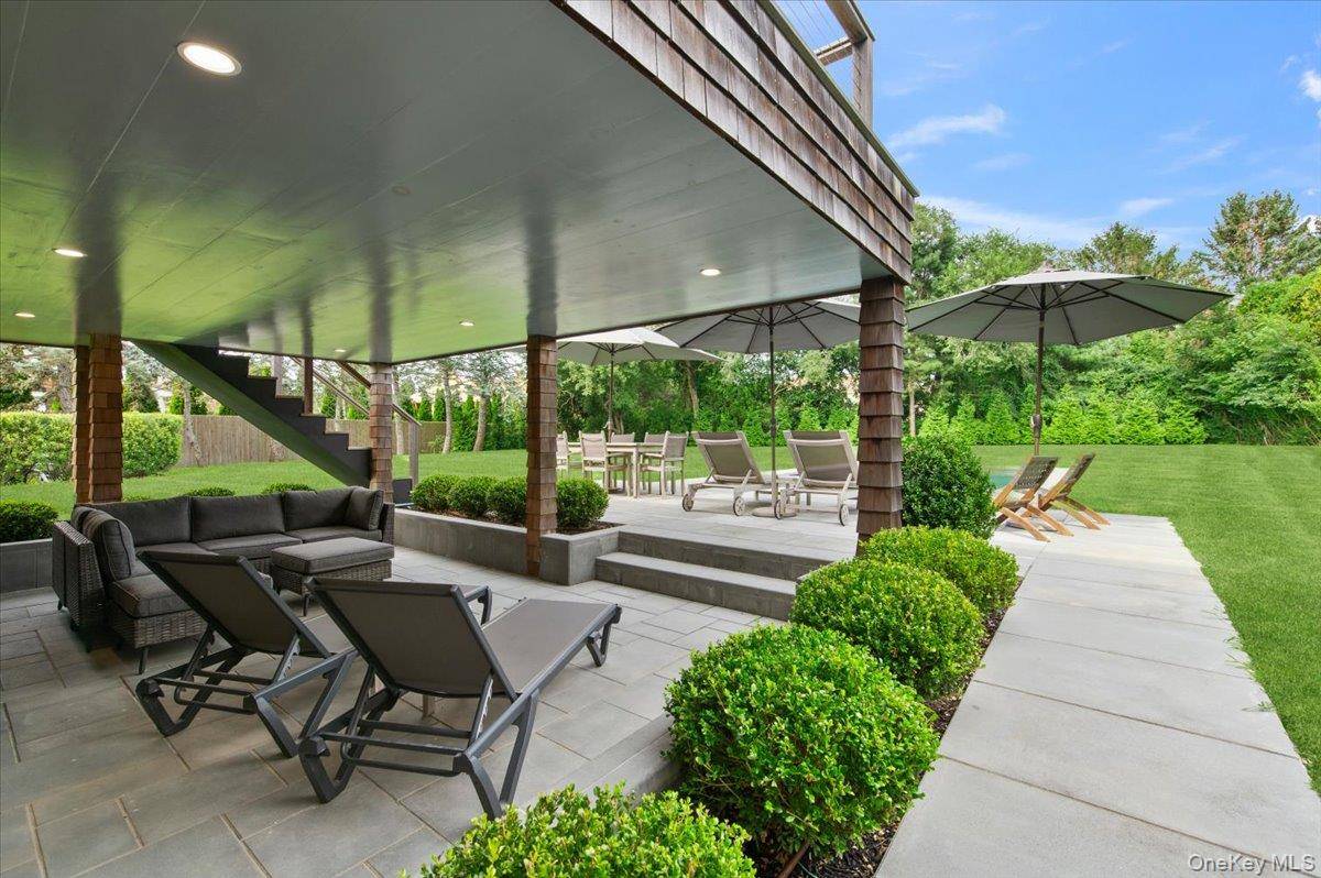 40 Knollwood DR, Southampton, NY 11968