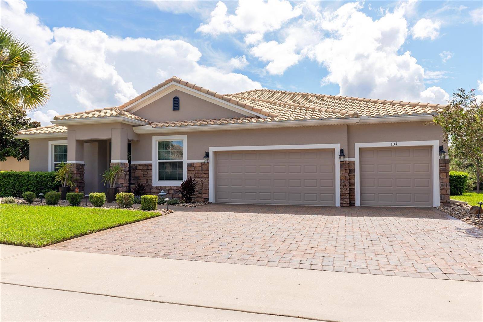 104 CASA BELLA BLVD, Deland, FL 32724