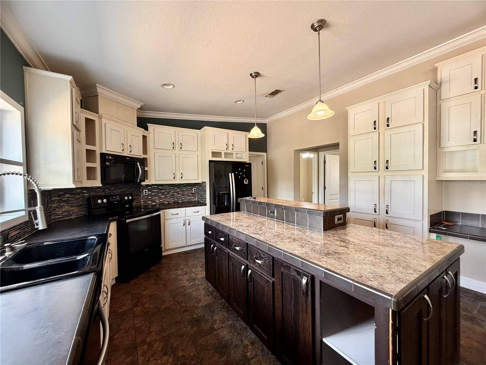 237 SW BARON GLN, Fort White, FL 32038