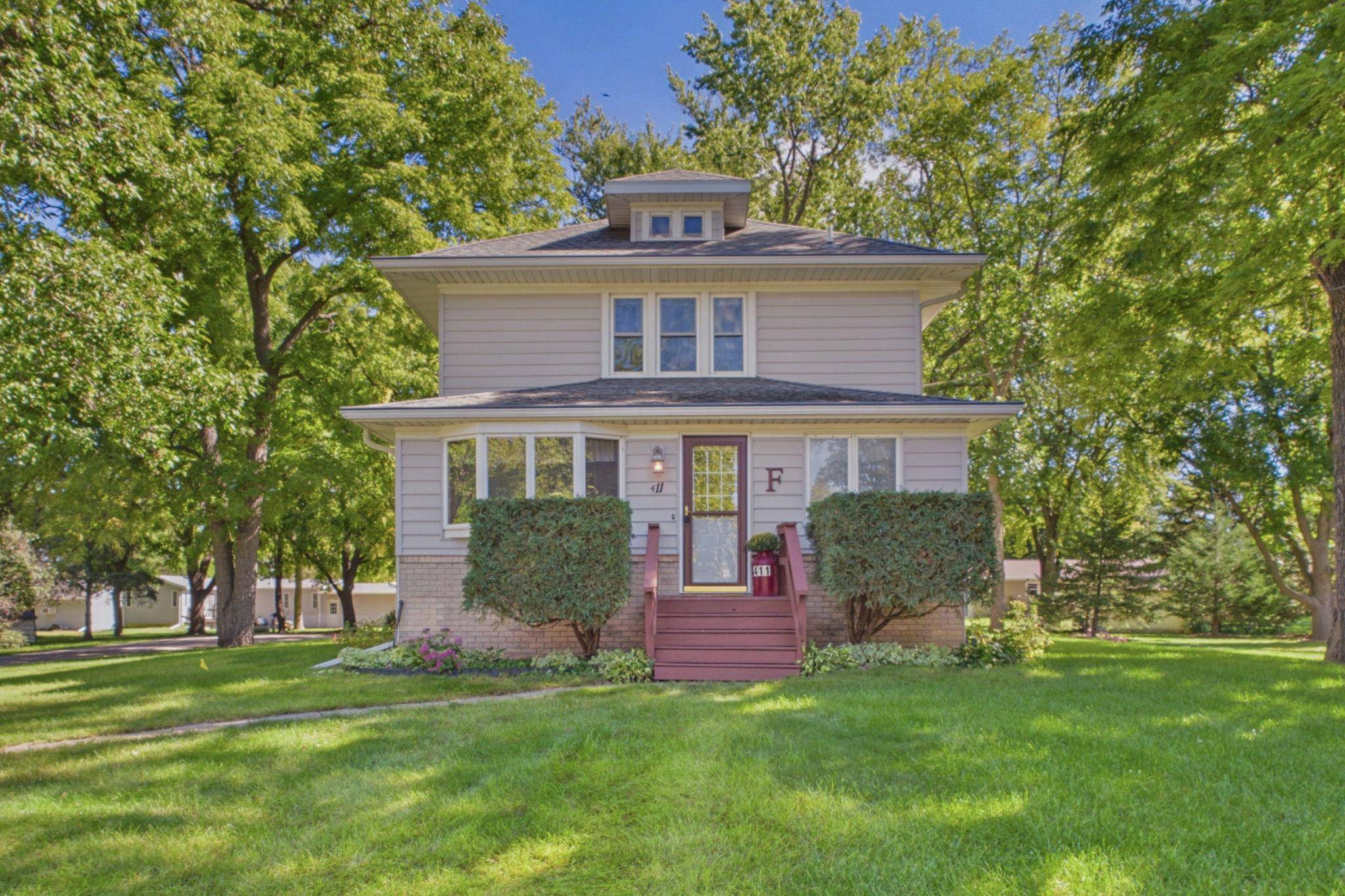 411 7th ST E, Hector, MN 55342
