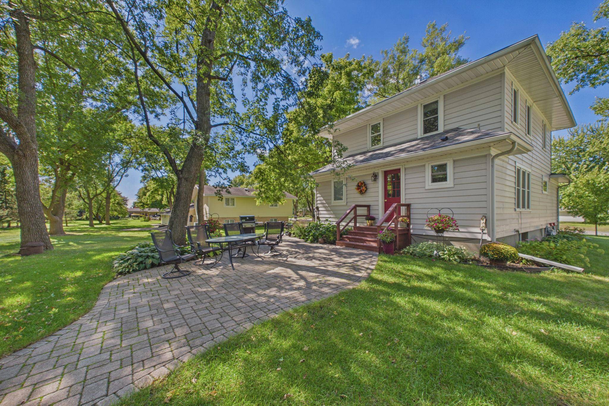 411 7th ST E, Hector, MN 55342
