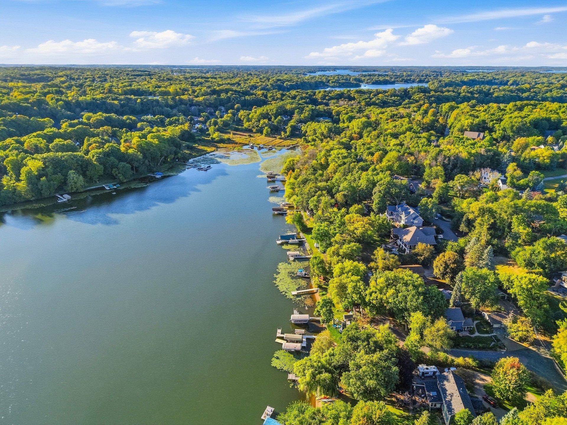 510 Pleasant View RD, Chanhassen, MN 55317