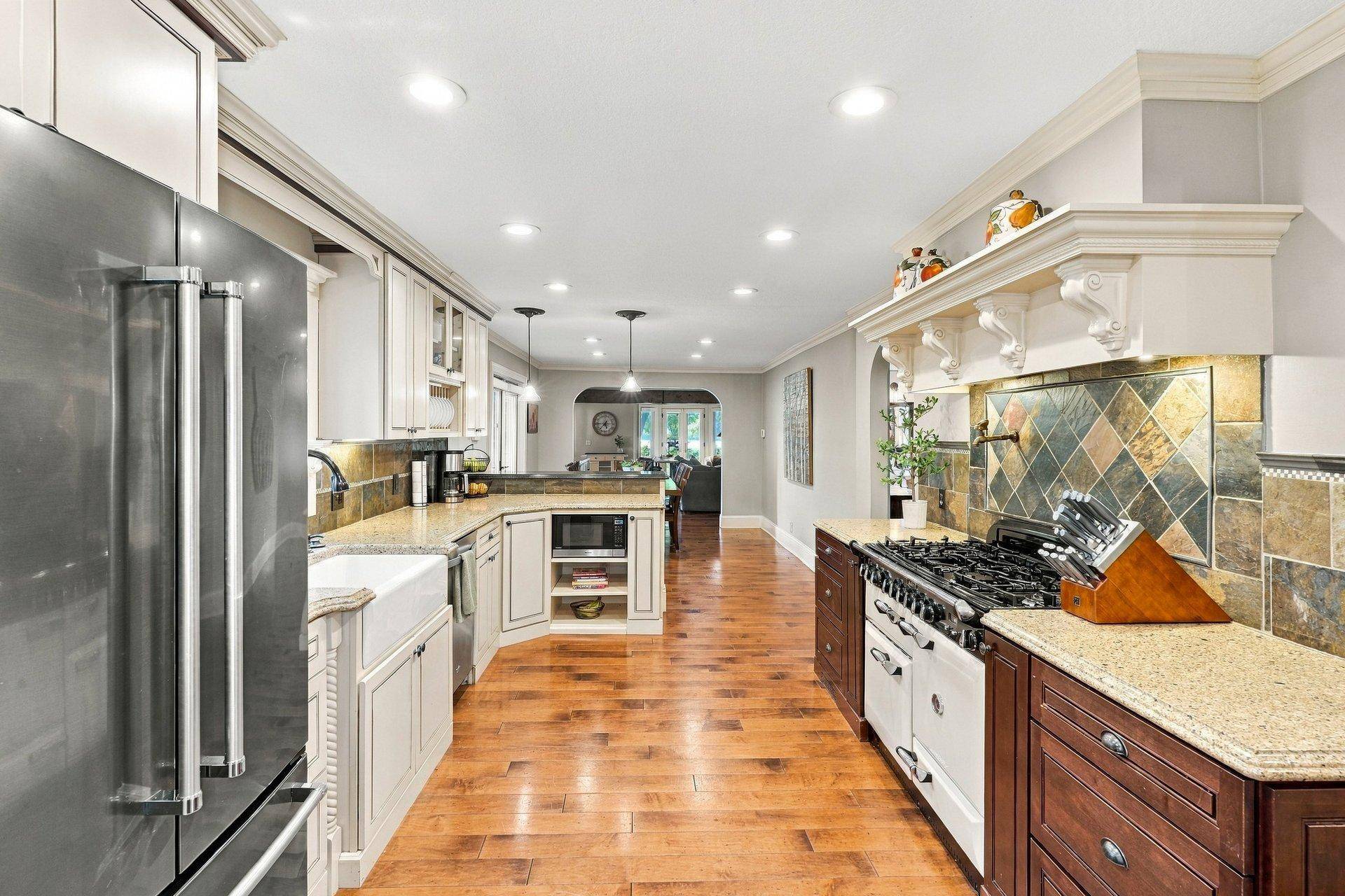 510 Pleasant View RD, Chanhassen, MN 55317