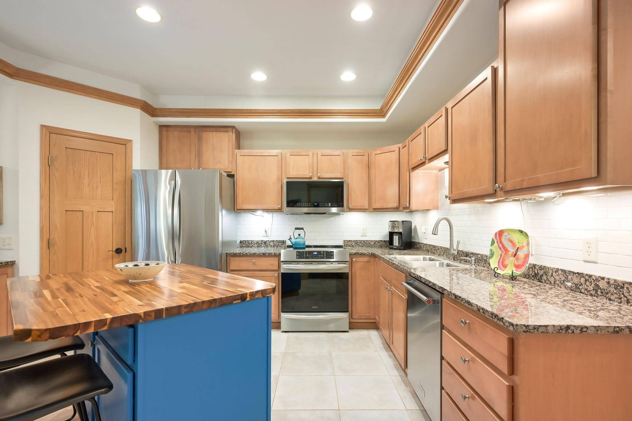 1913 Stone CRK, Hudson, WI 54016