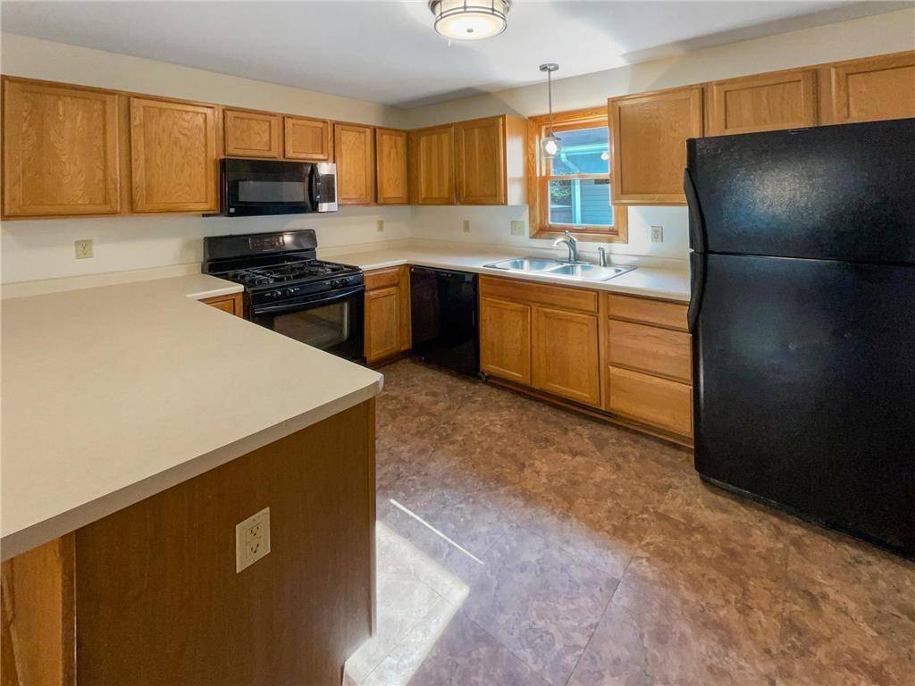 1054 Pacific ST, Saint Paul, MN 55106