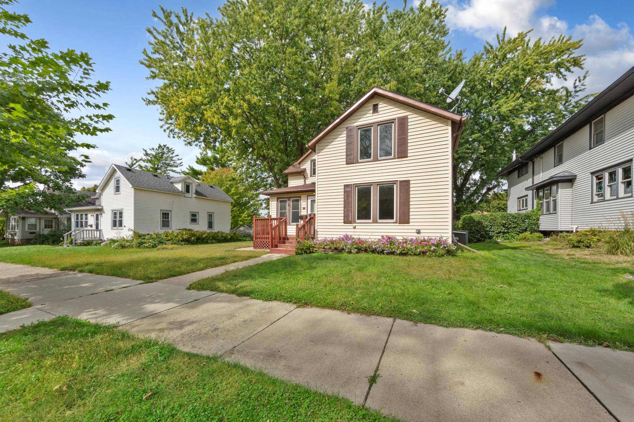 1526 N 4th ST, Mankato, MN 56001