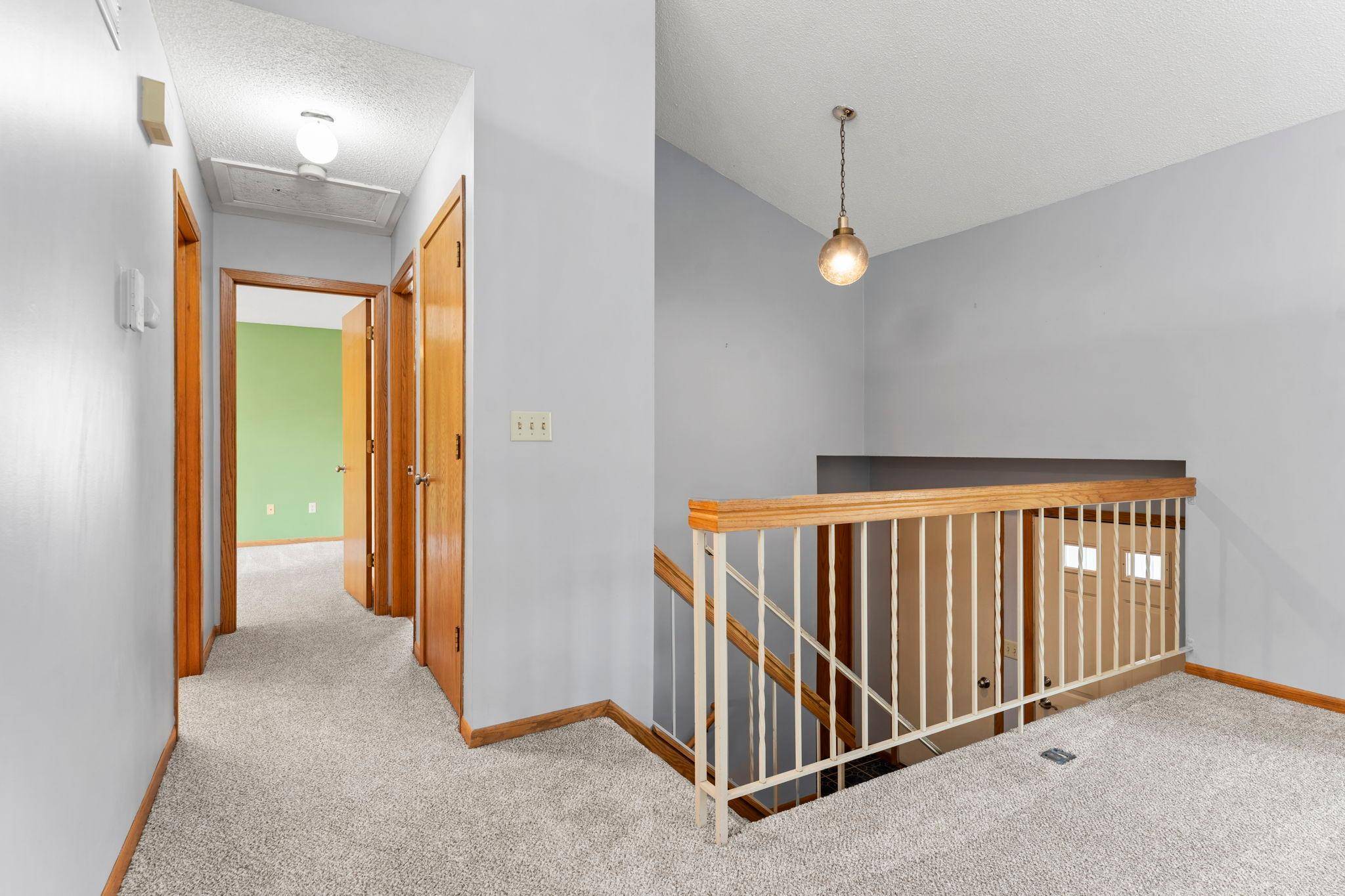 2824 Mckinley DR, Woodbury, MN 55125