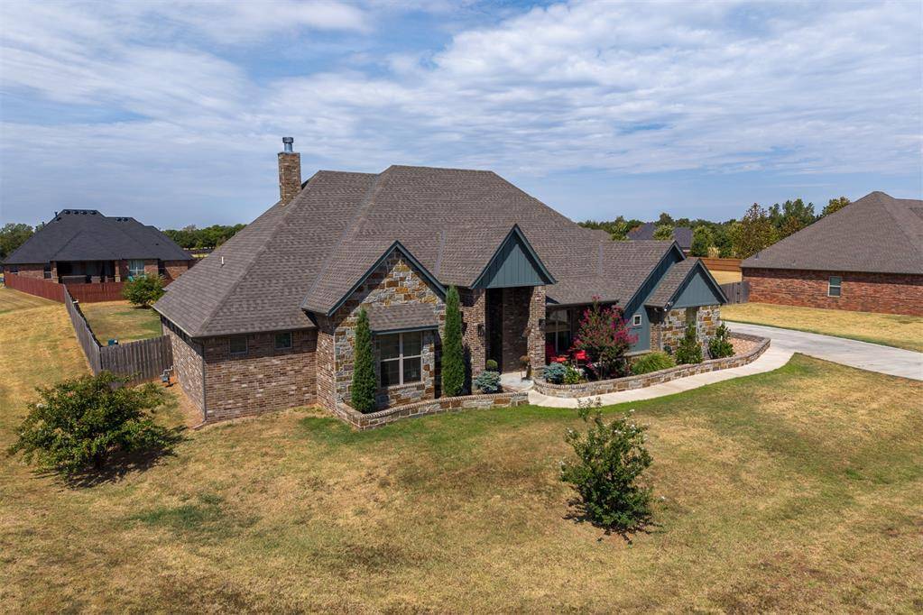 995 Bivium CIR, Newcastle, OK 73065