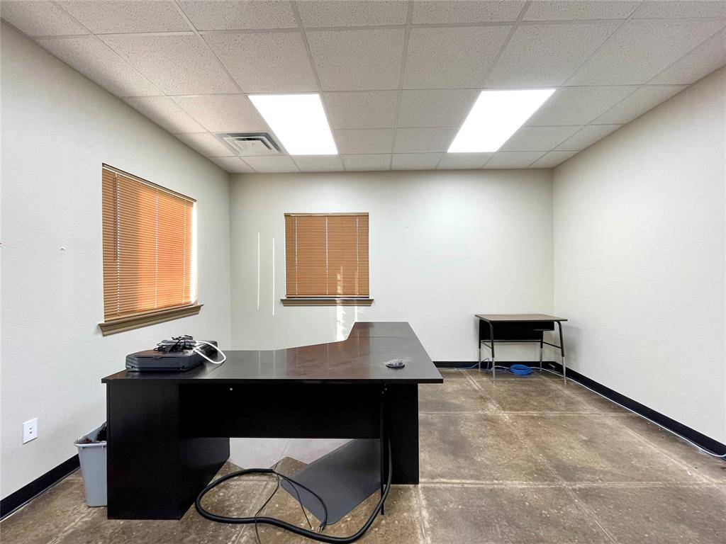 404 W Pikes Peak RD, Chickasha, OK 73018