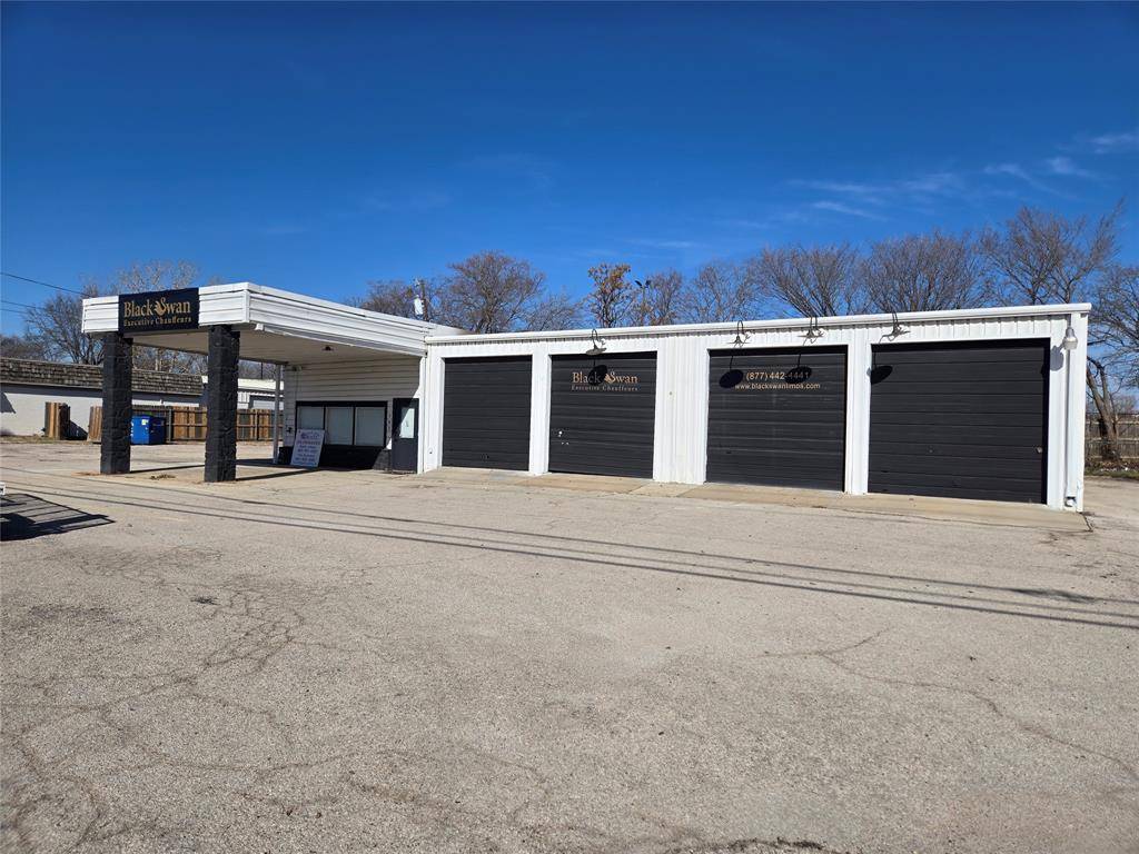 701 E Dallas Road, Grapevine, TX 76051
