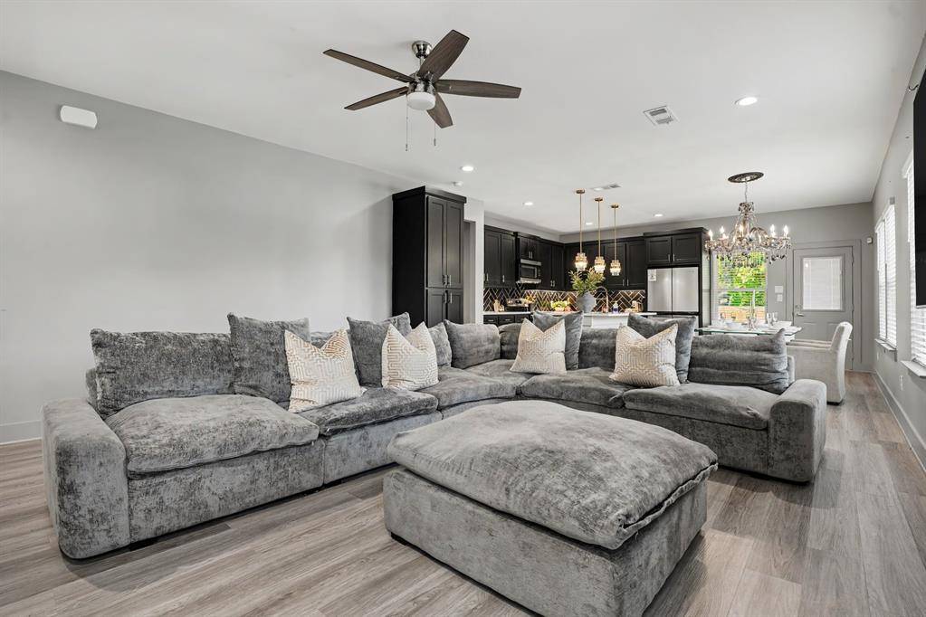 511 Woodbine Avenue, Dallas, TX 75203