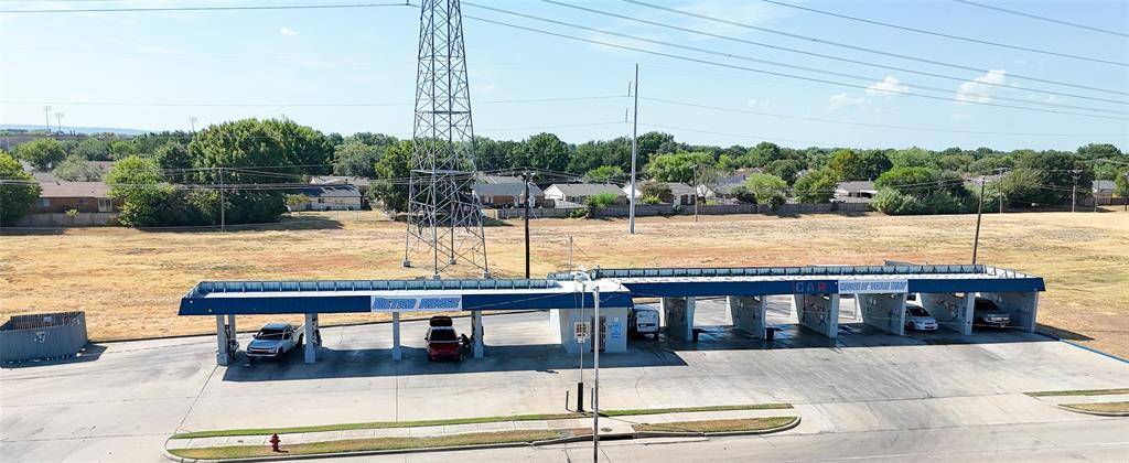 1425 Polo Road, Grand Prairie, TX 75052