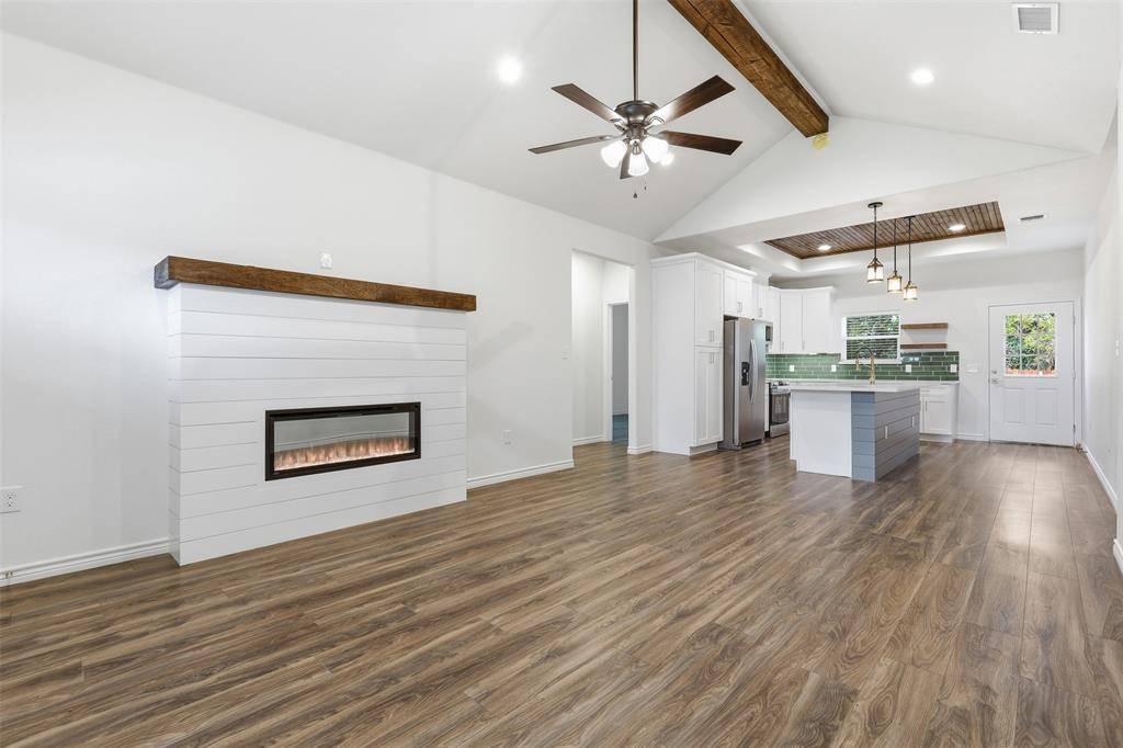 5718 Barkridge Drive, Granbury, TX 76048
