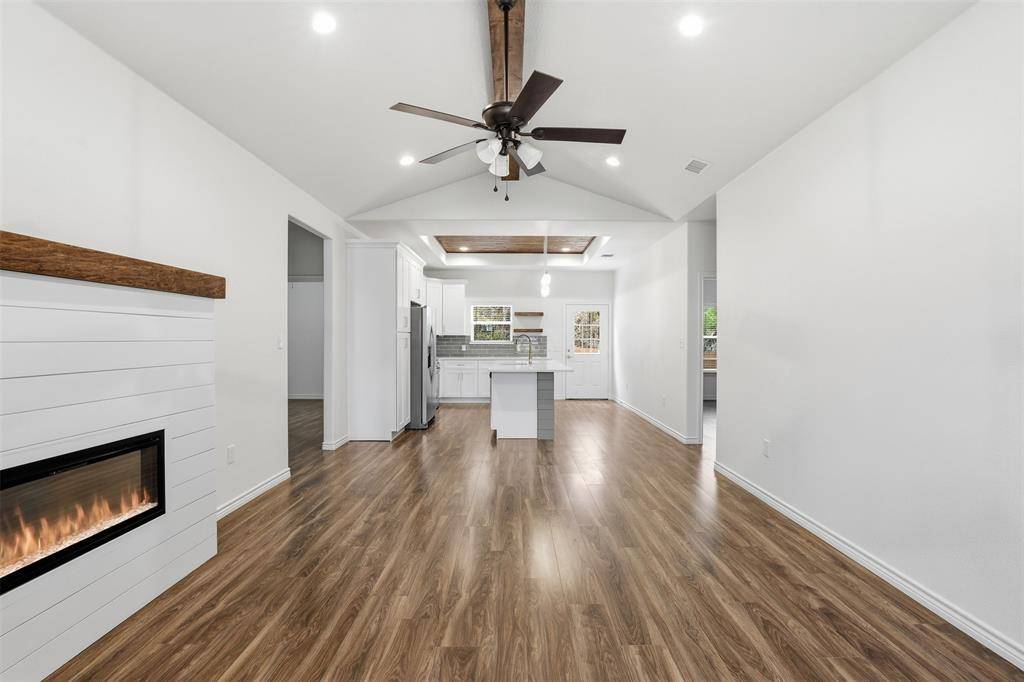 5718 Barkridge Drive, Granbury, TX 76048