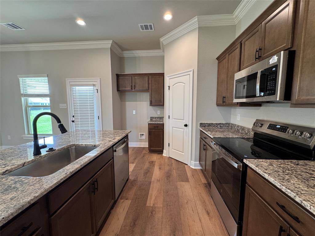 818 Venecia, Bossier City, LA 71111