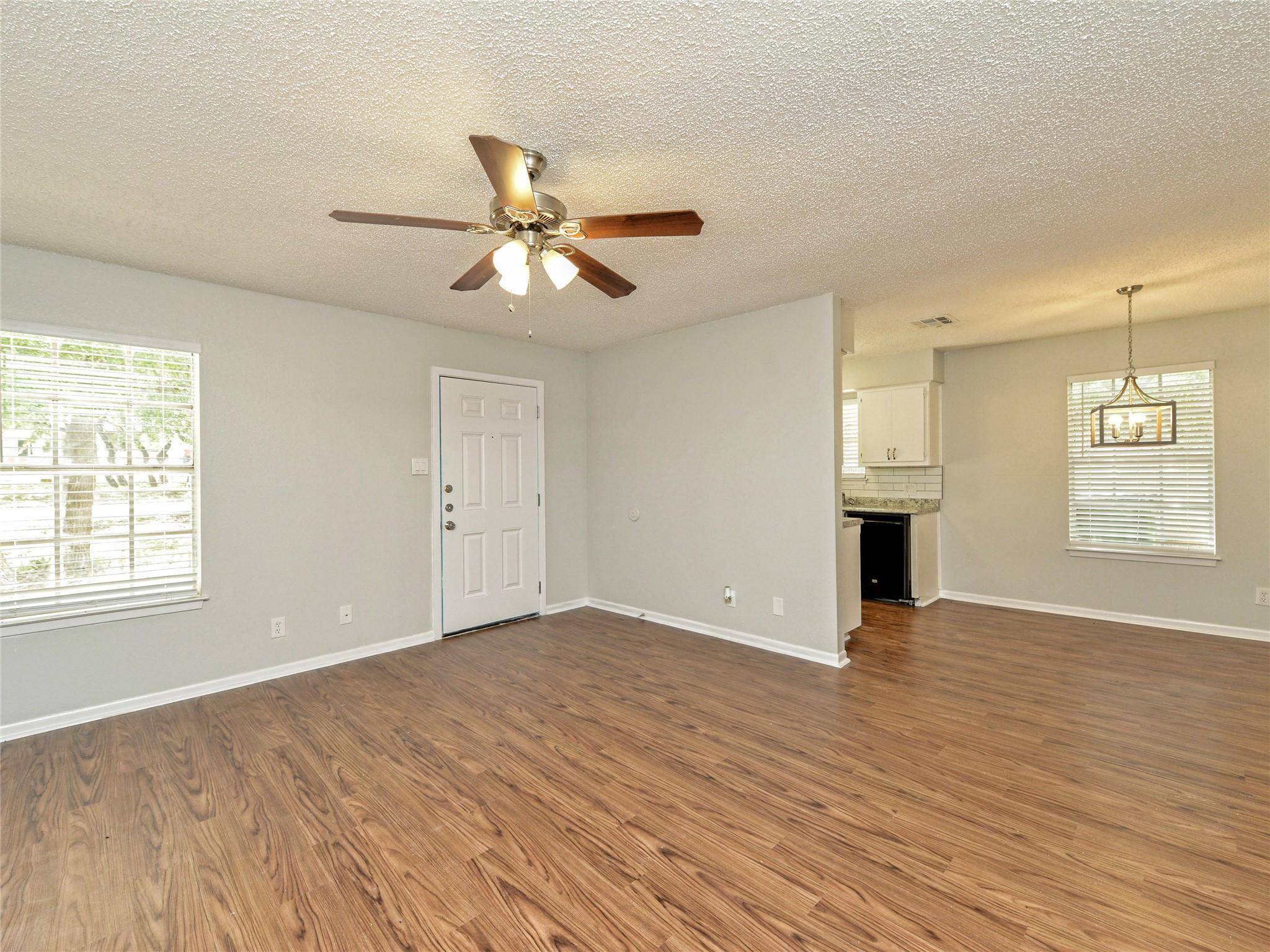 1010 Cushing DR #B, Round Rock, TX 78664