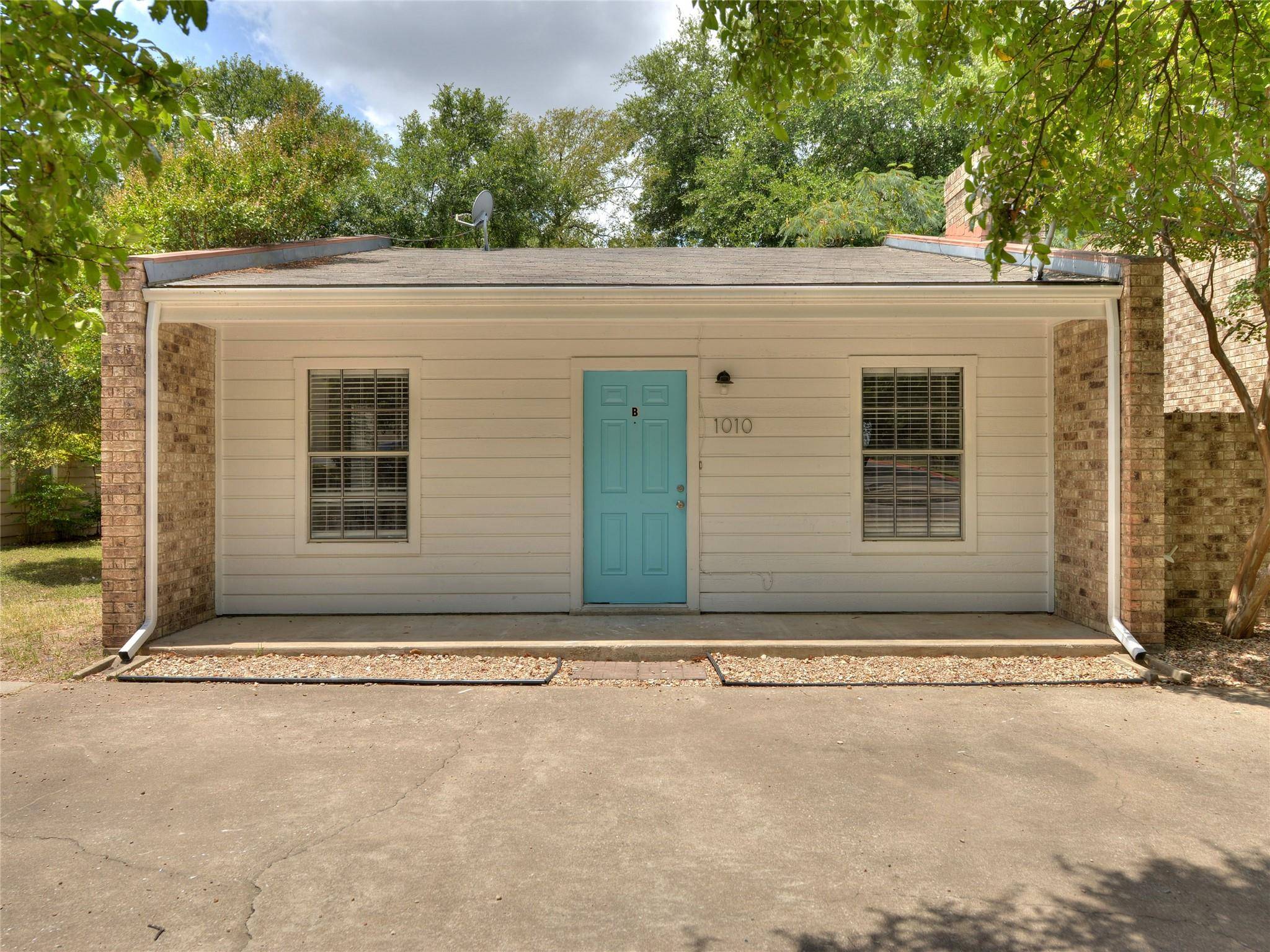 1010 Cushing DR #B, Round Rock, TX 78664