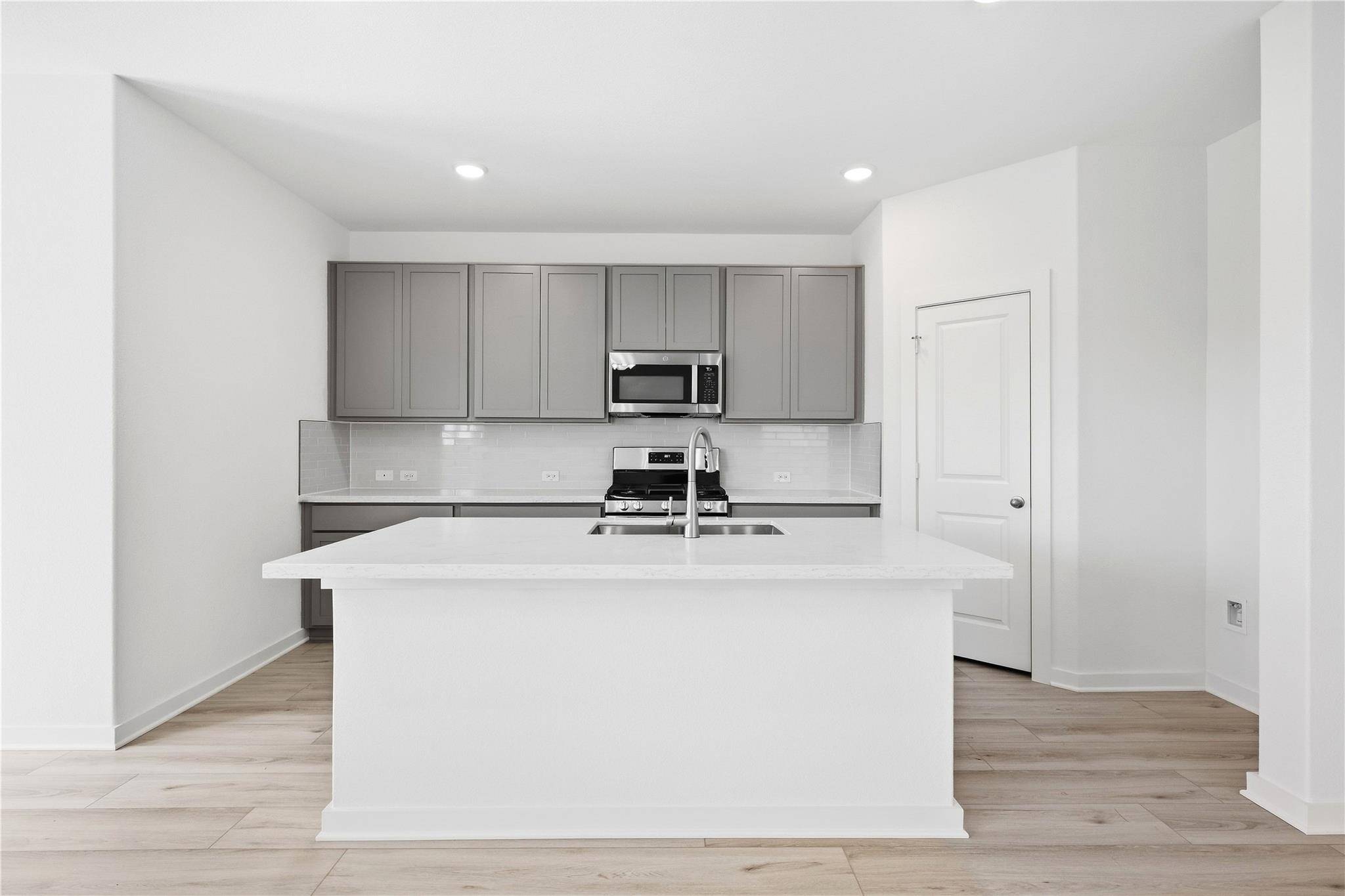 216 Hazy View RD, San Marcos, TX 78666