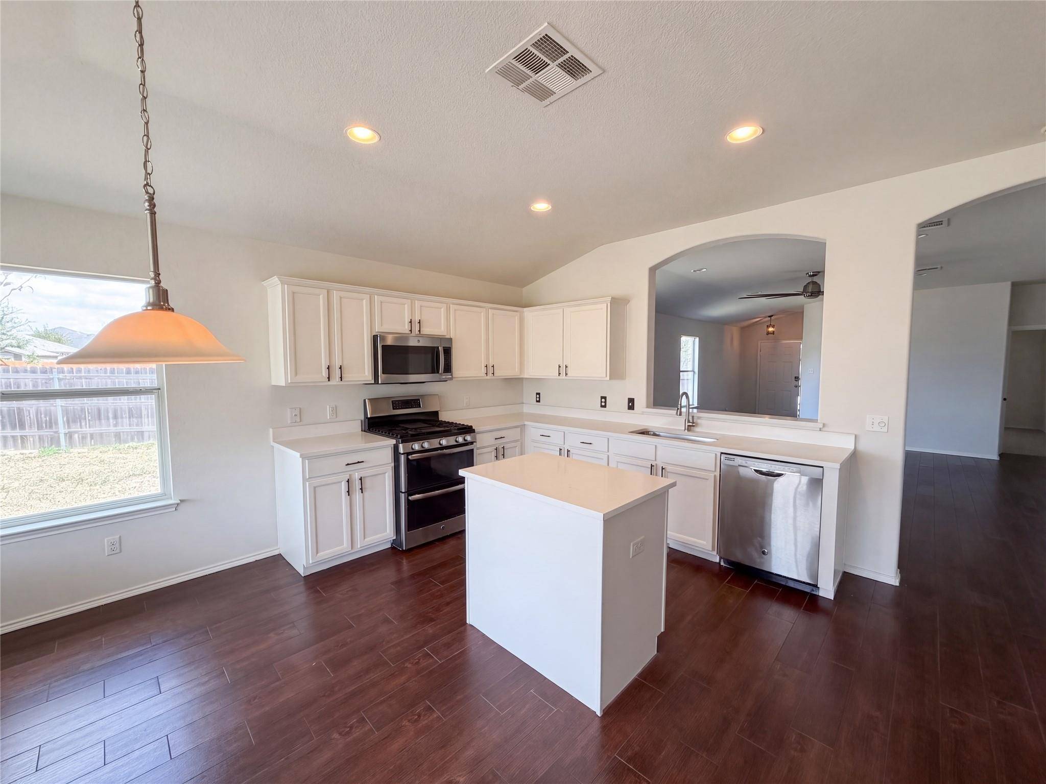 12816 Wooly Bucket CV, Elgin, TX 78621