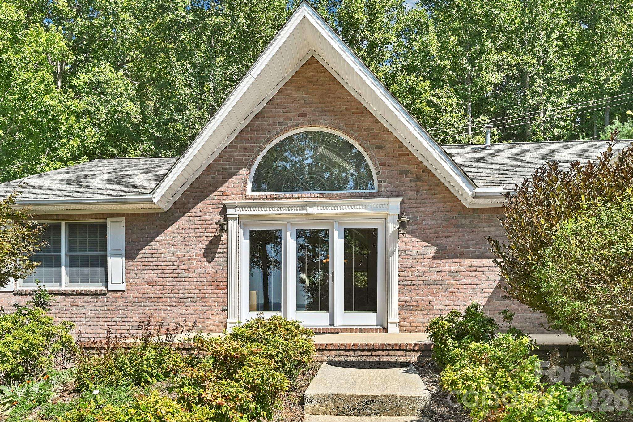4311 Cove Loop RD, Hendersonville, NC 28739
