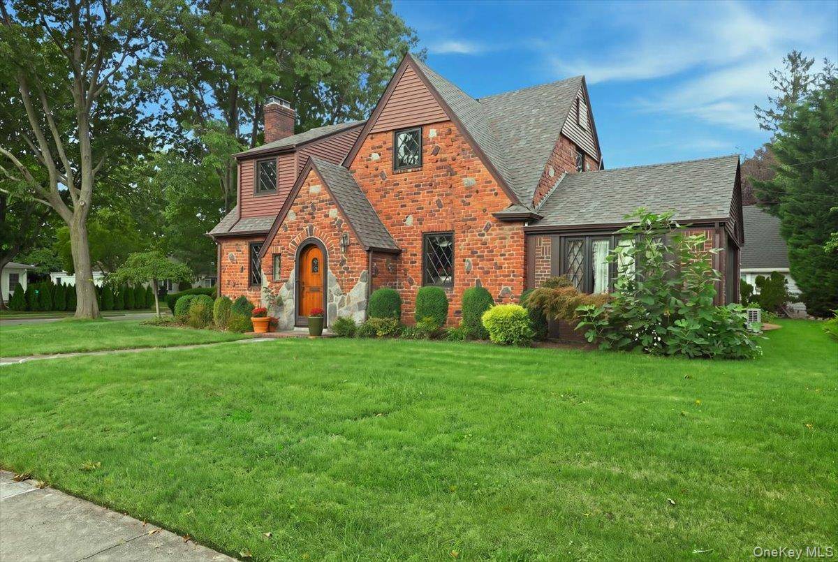 119 Somerset AVE, Garden City, NY 11530