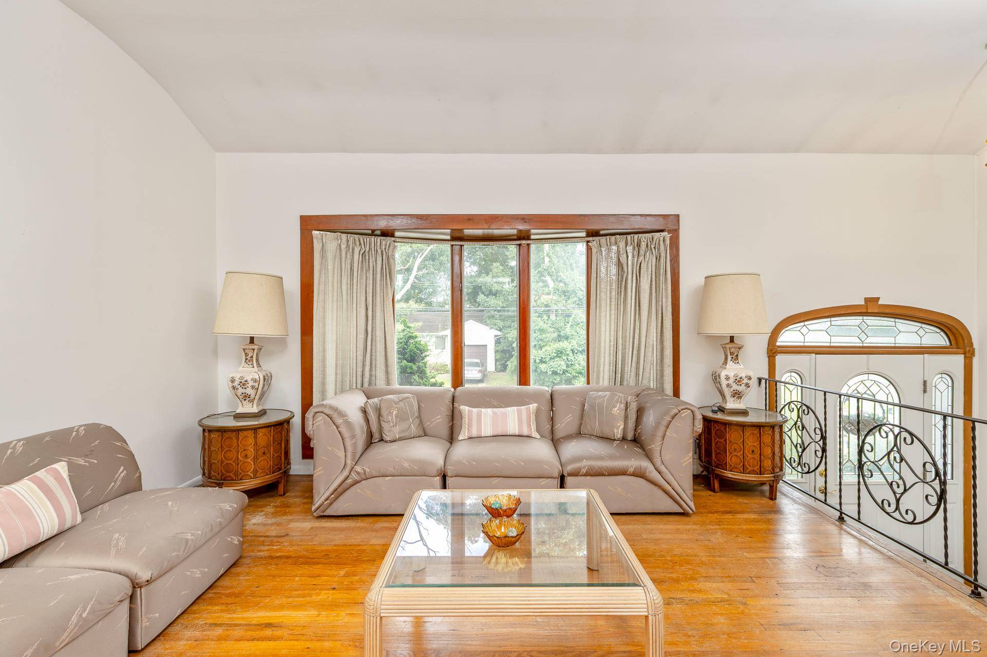 16 Arlington AVE, Saint James, NY 11780