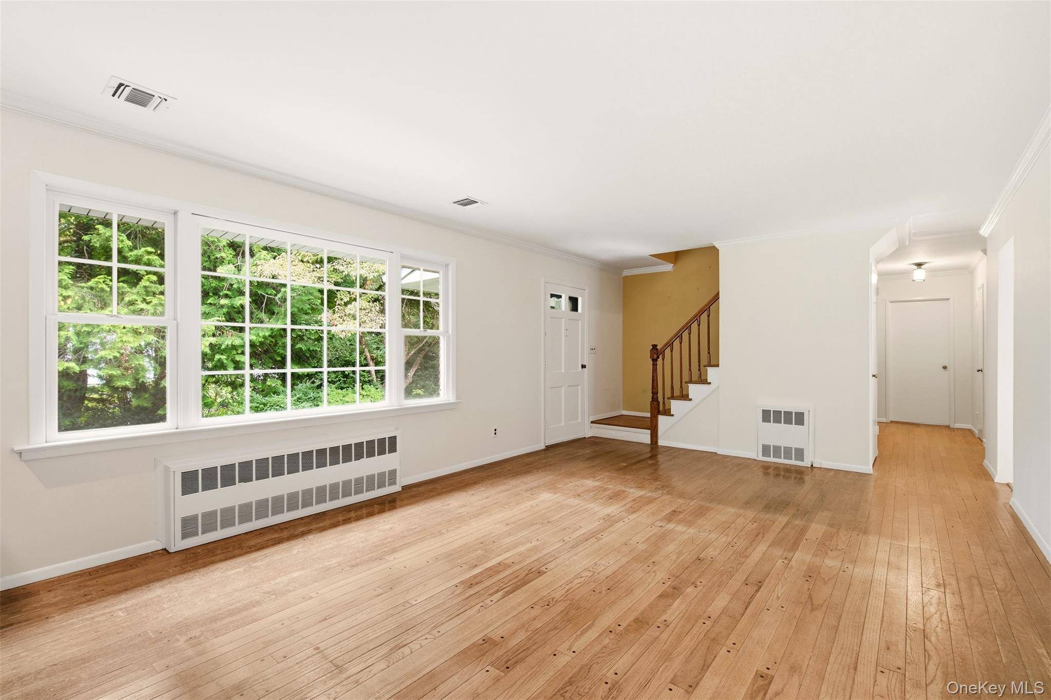 174 Flower Hill RD, Huntington, NY 11743