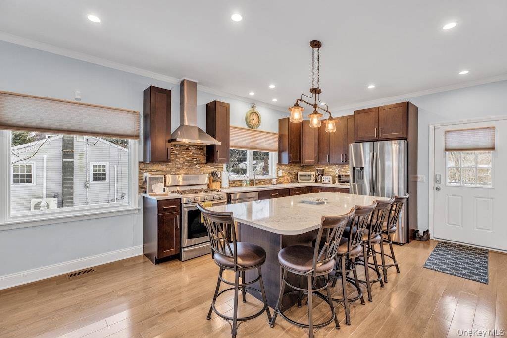 300 Fiddler LN, Greenport, NY 11944