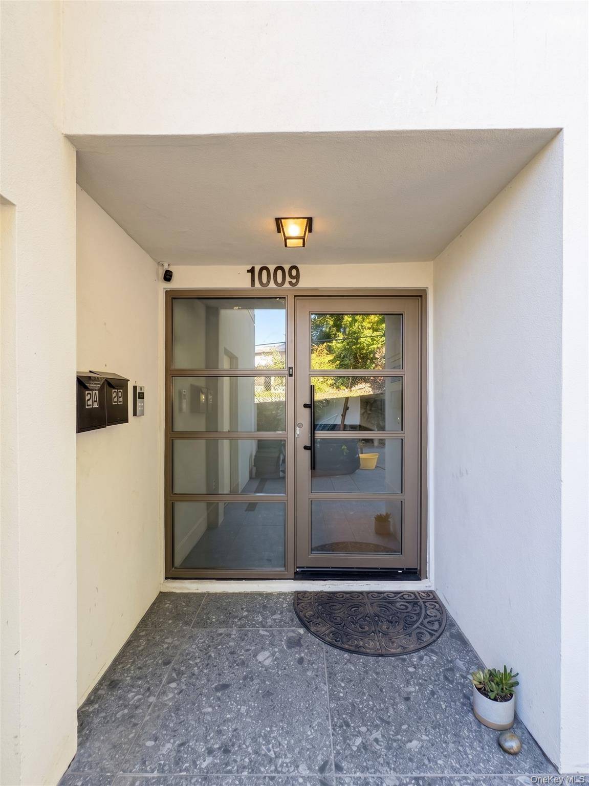 1009 Northern, Manhasset, NY 11030