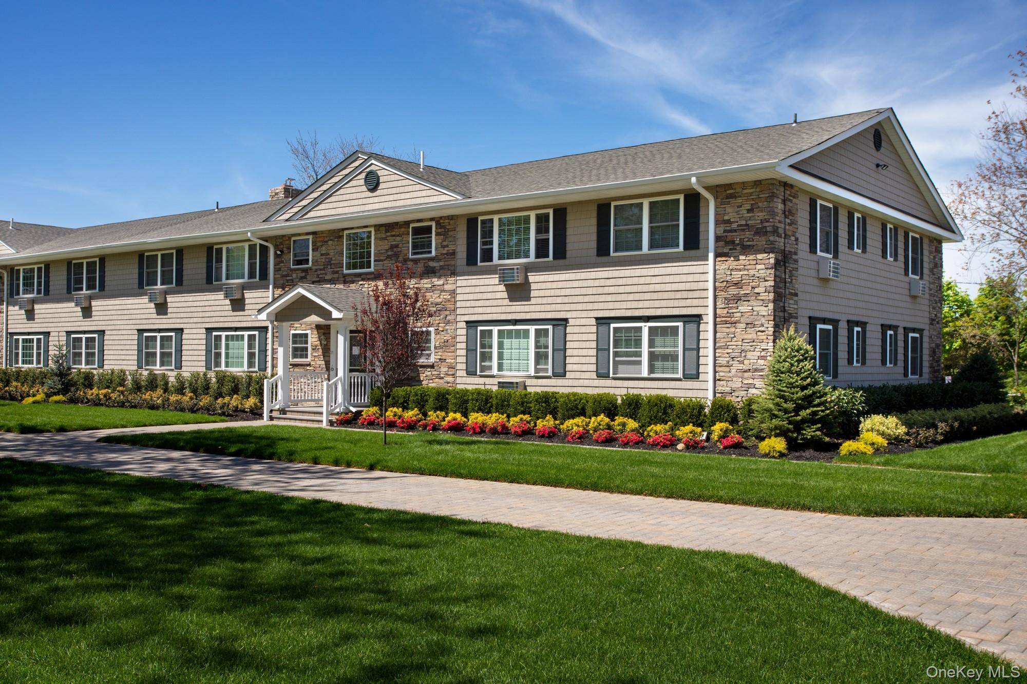 317 Robinson AVE #317-6, Patchogue, NY 11772