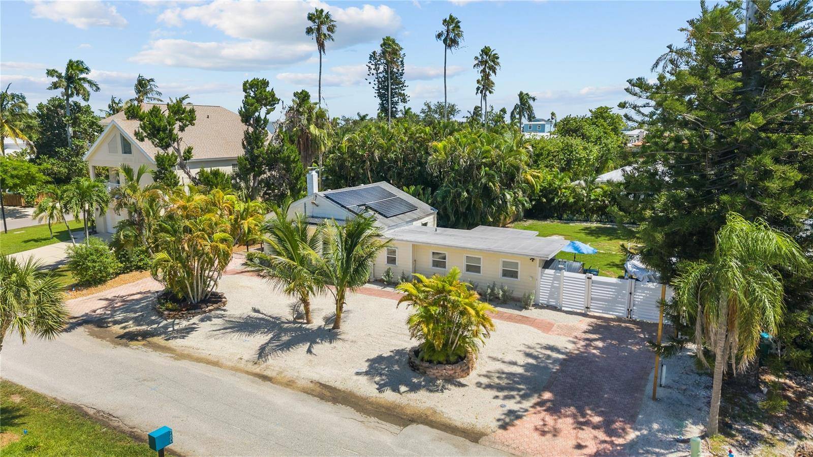 760 LONGBOAT CT, Longboat Key, FL 34228