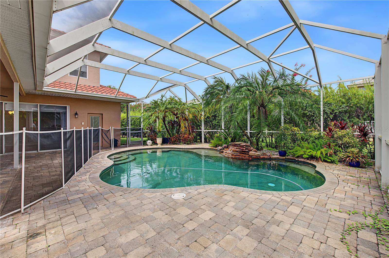 2309 MESSENGER CIR, Safety Harbor, FL 34695