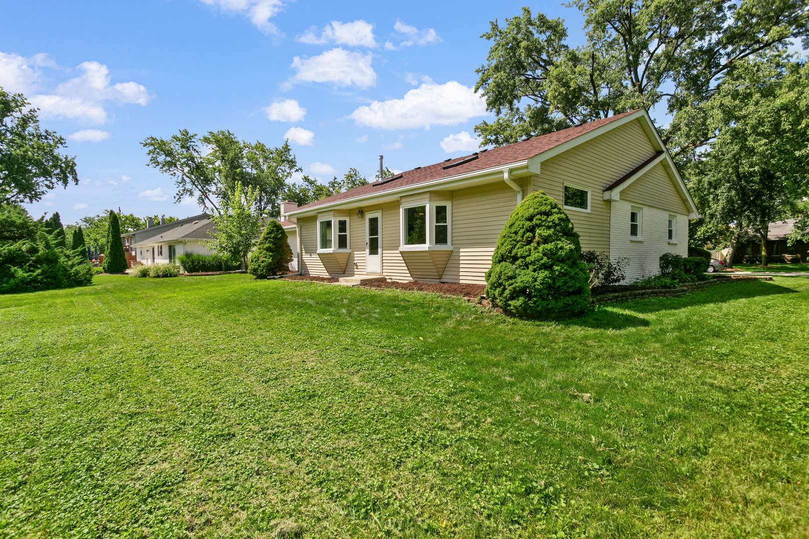7721 Stevens ST, Darien, IL 60561
